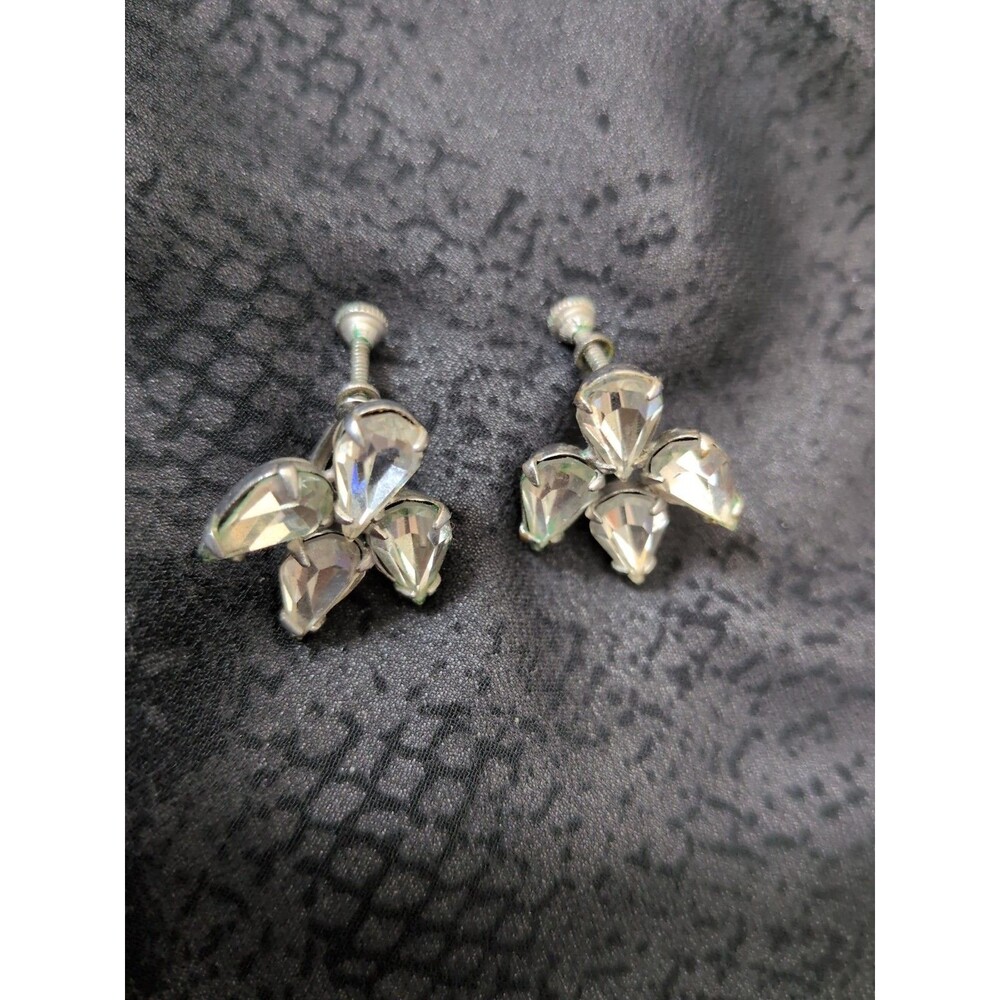 Clear Rhinestone Screwback Earrings Vintage Silver Tone Fleur De Lis Look